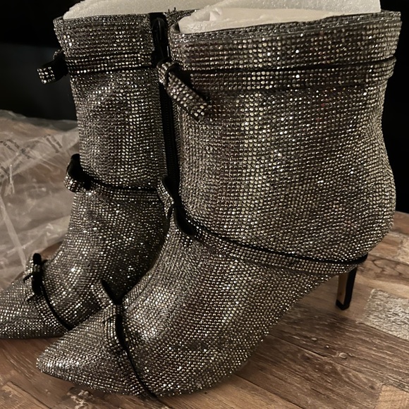 Shoes - Picture 3 of 6